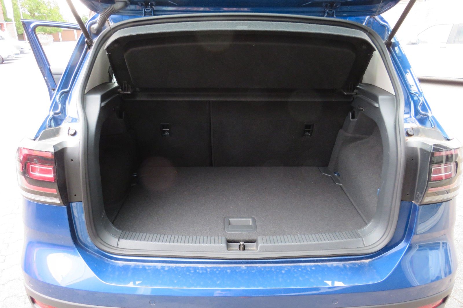 Fahrzeugabbildung Volkswagen T-Cross Highline DSG ACC NAVI AHK APP 1.HAND