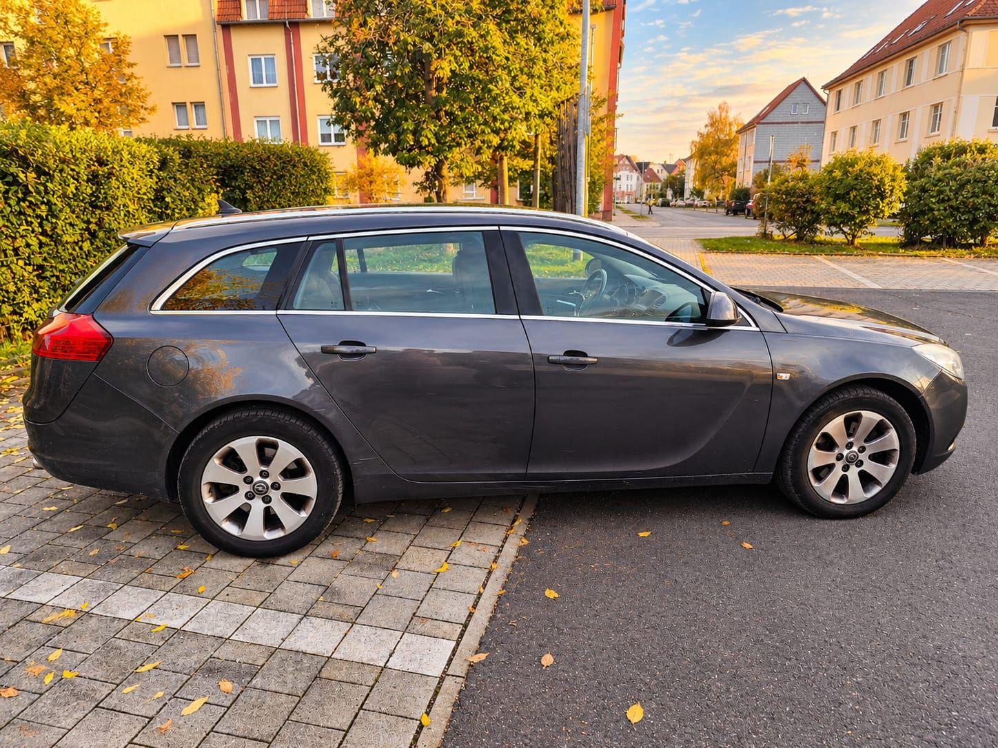 Opel Insignia 2009 — interior