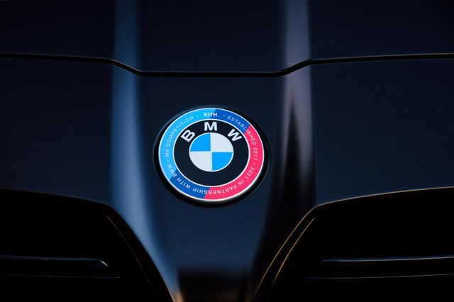 Fahrzeugabbildung BMW M4 Coupe xDrive Comp "KITH" 1 of 150, Laser, HUD