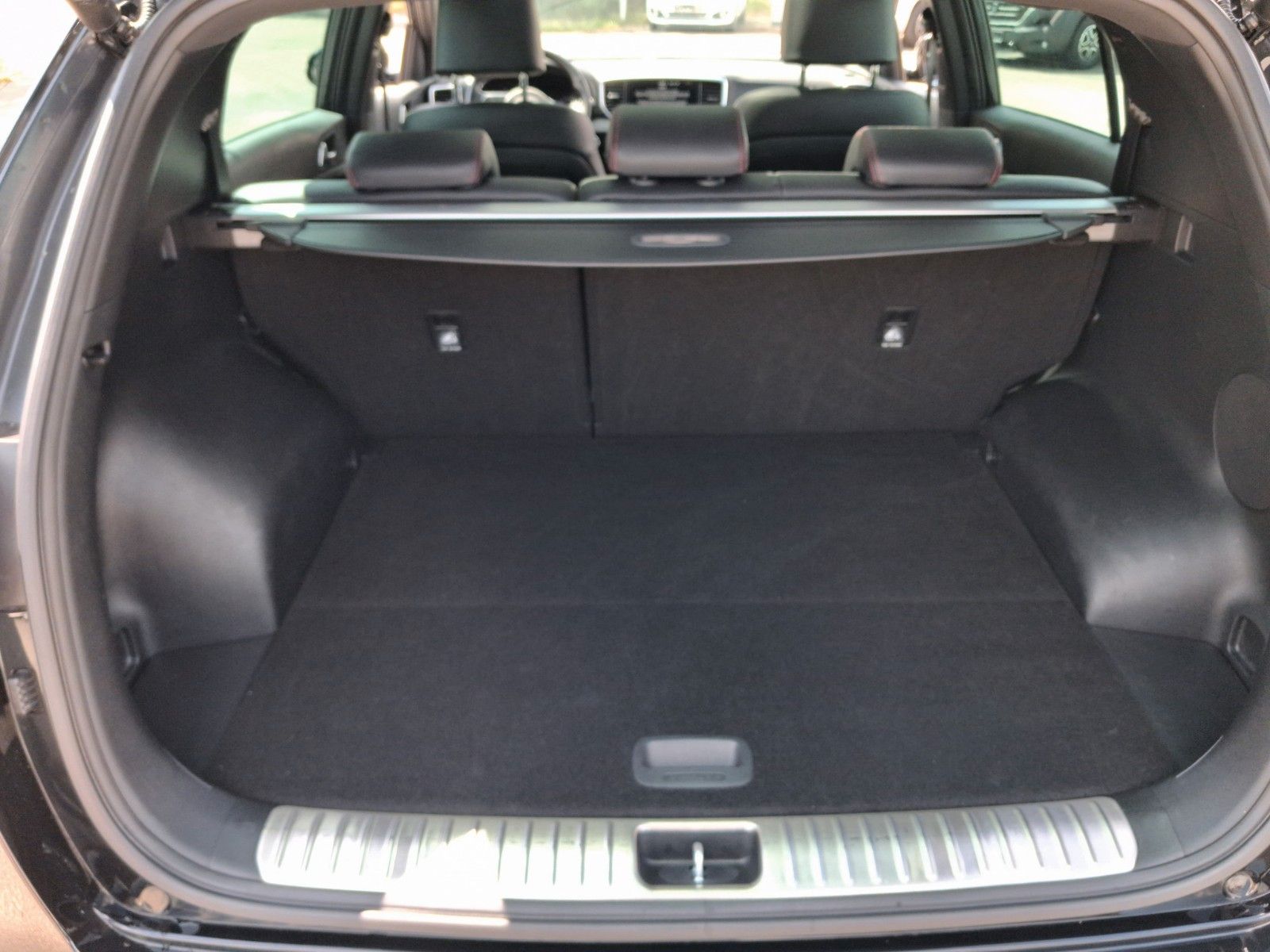 Fahrzeugabbildung Kia Sportage GT-Line 4WD Pano Leder uvm. 48V