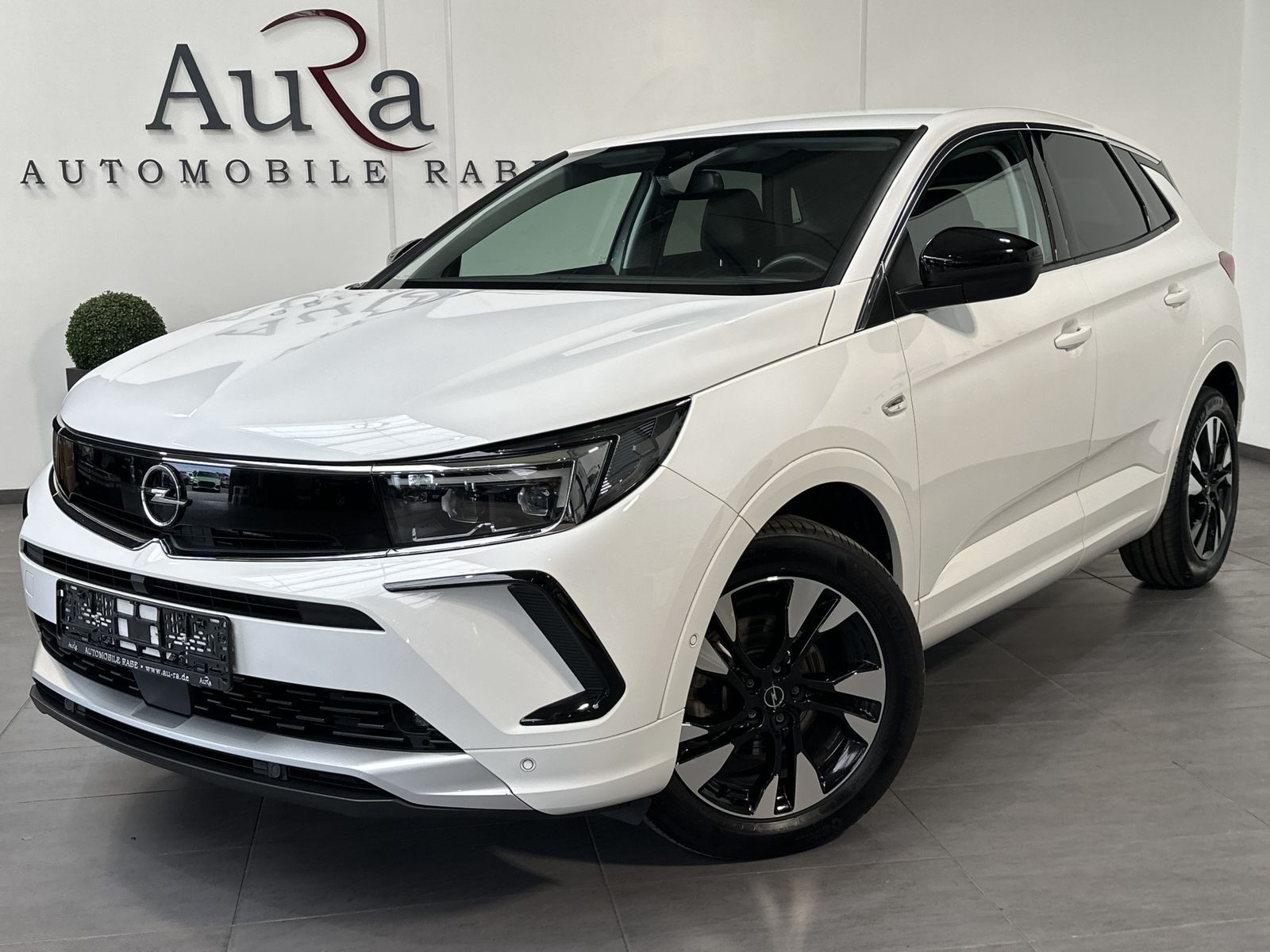 Fahrzeugabbildung Opel Grandland X 1.5 D Elegance AT NAV+MATRIX+ACC+AHK