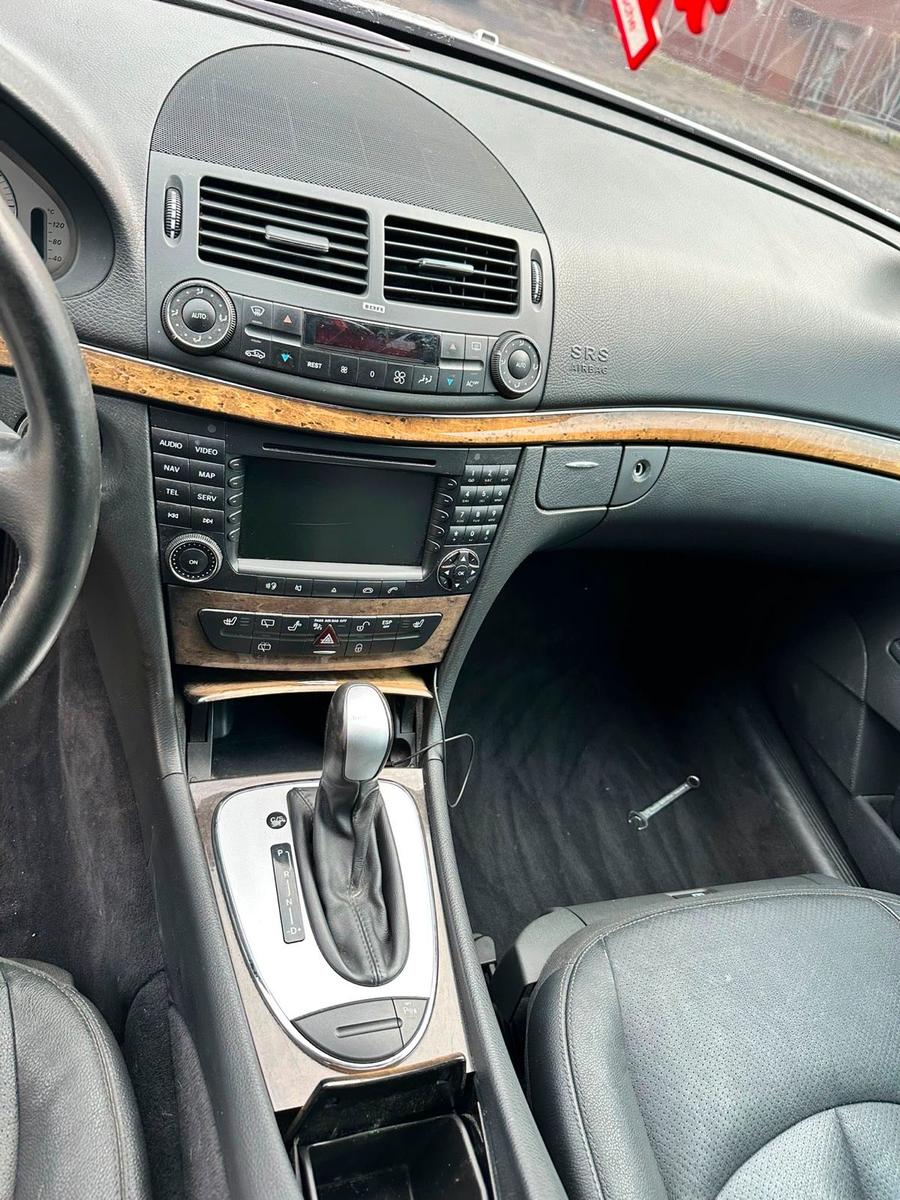 Mercedes-Benz E350 2005 — photo 8