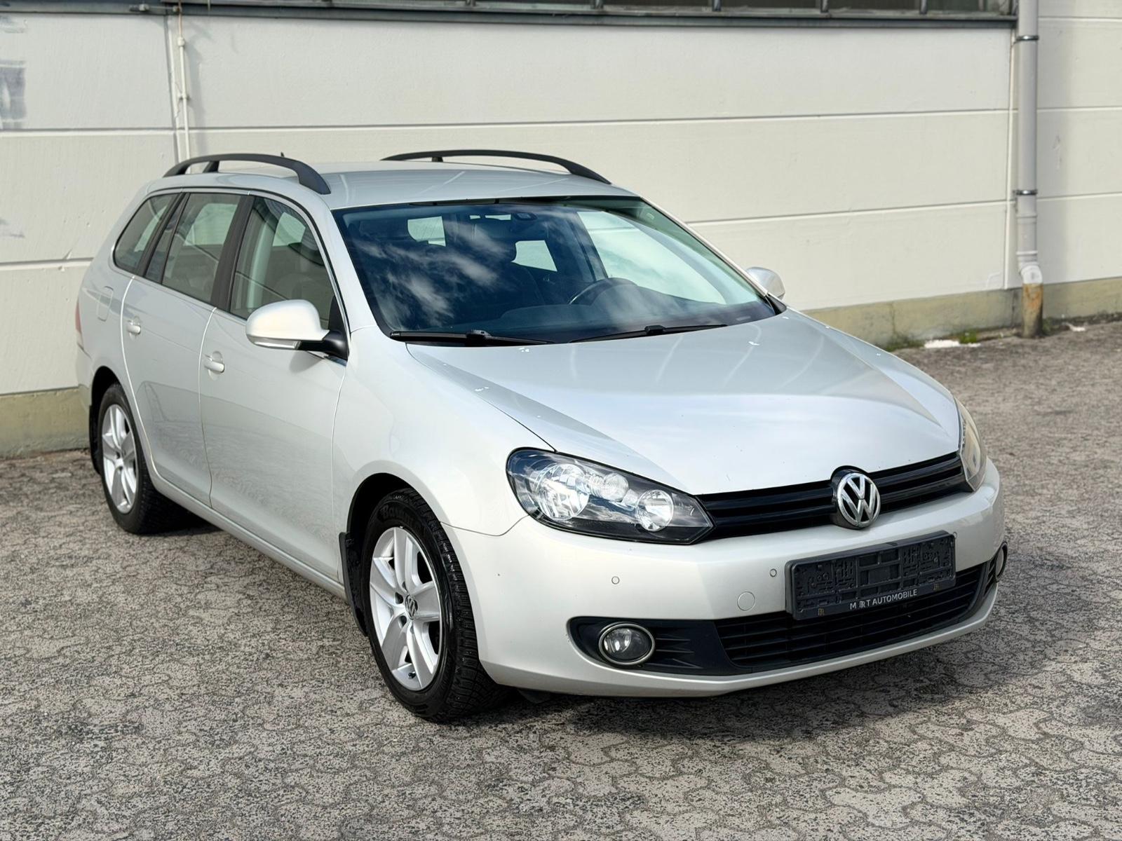 Volkswagen Golf 2009 — interior