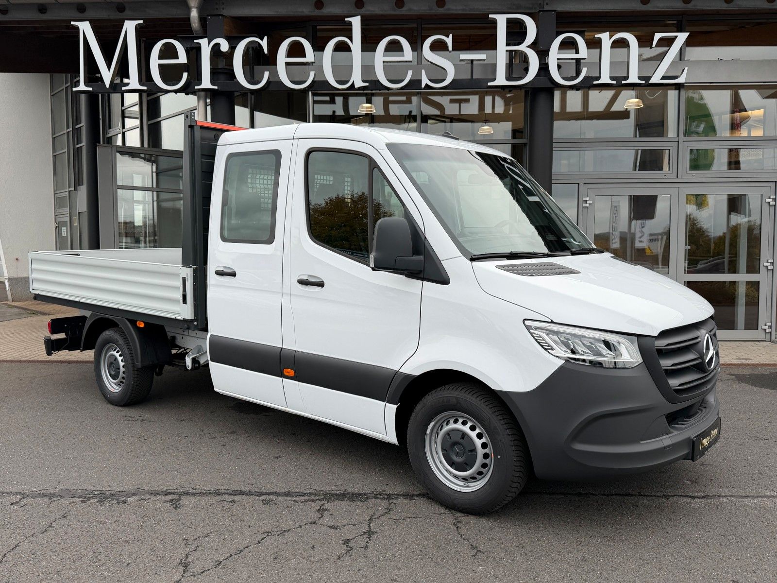 Fahrzeugabbildung Mercedes-Benz Sprinter 319 CDI 3665 DoKa AHK Klima LED