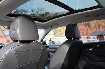 Volkswagen Tiguan 1.5 eTSI 110 kW Life AHK Panodach