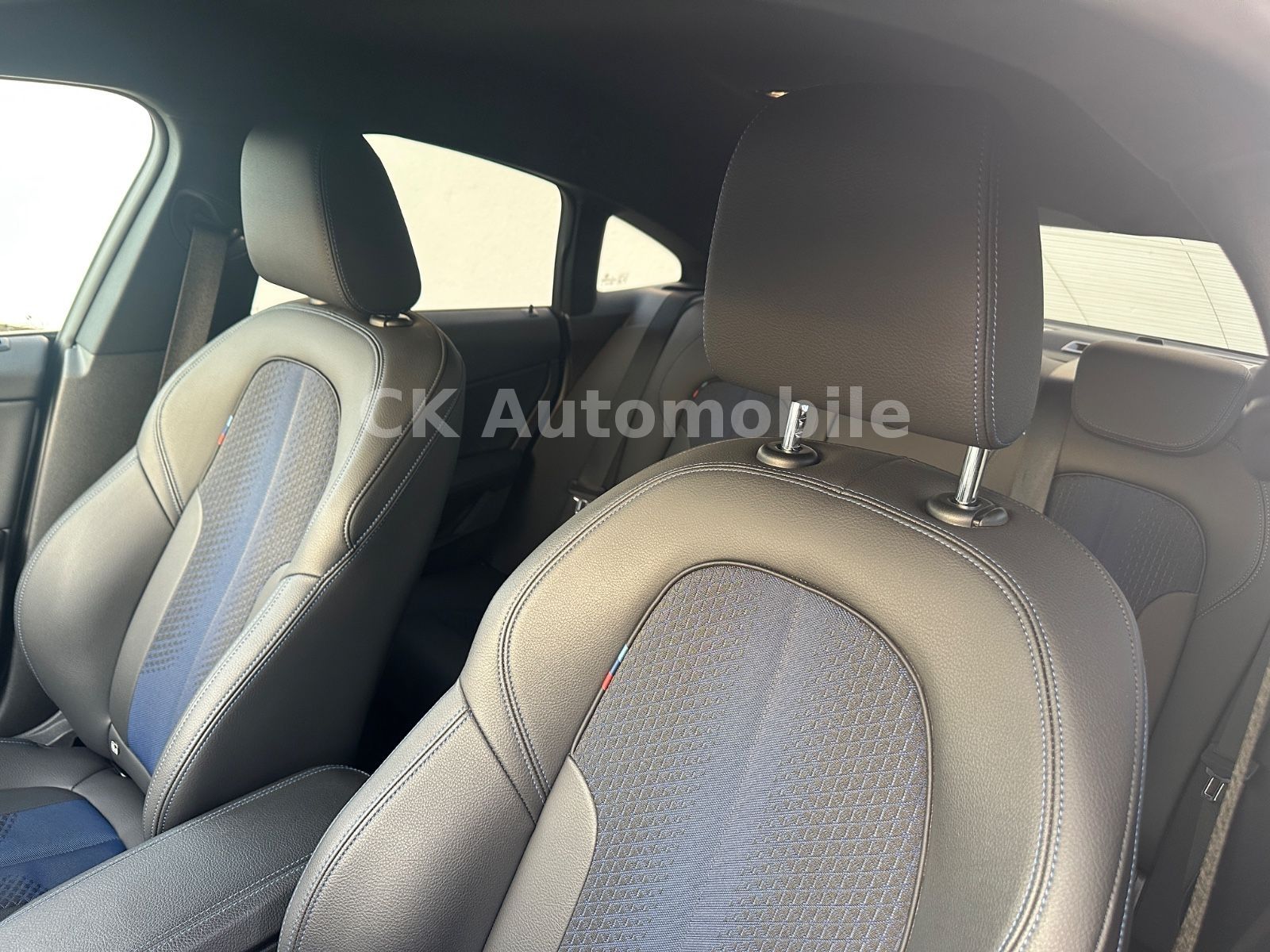 Fahrzeugabbildung BMW 218i Gran Coupé M-Sport/Shadow-LineNavi/LED