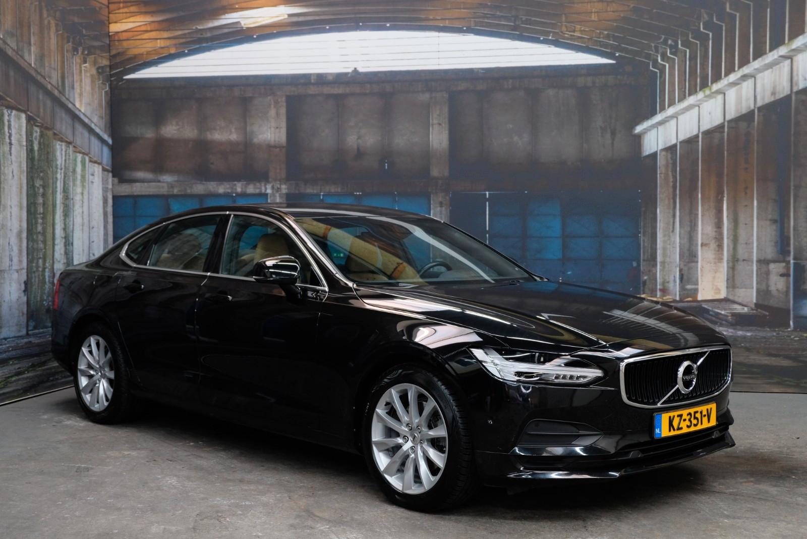 Volvo S90 D4 Lim. Momentum Aut*Vollleder*Shz*LED*AHK