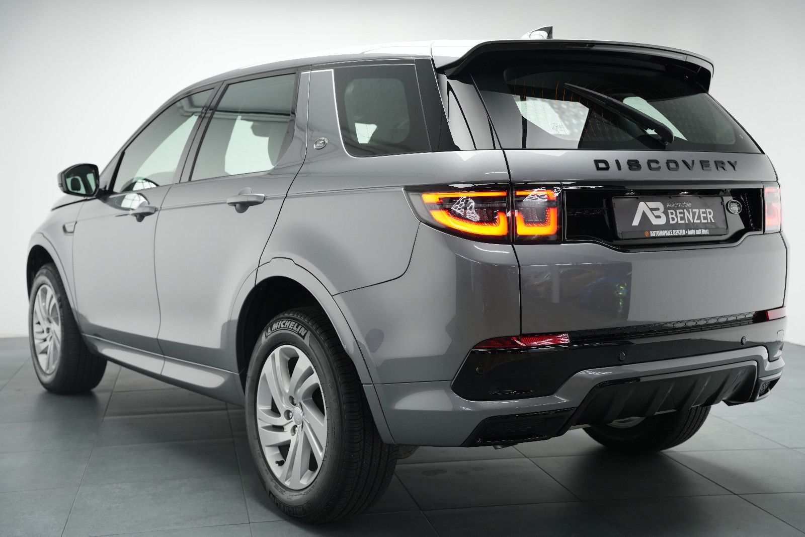 Fahrzeugabbildung Land Rover Discovery Sport /R-Dynamic/LED/R-Cam/Leder/AHK/