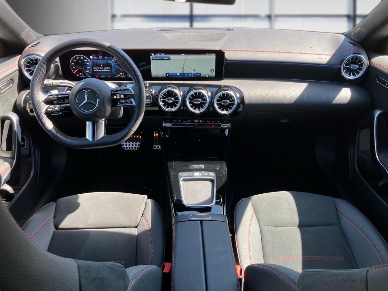 Fahrzeugabbildung Mercedes-Benz CLA 250 e SB AMG+AHK+LENKRADHEIZ+KAMERA+LED+