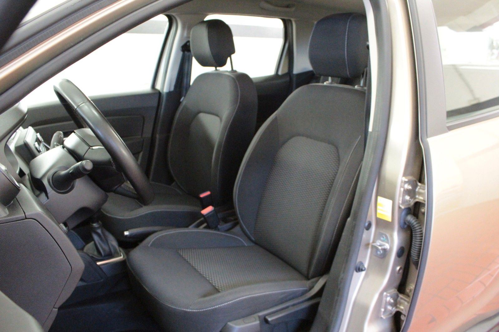 Fahrzeugabbildung Dacia Duster Tce100 Comfort 2WD*AHK*