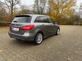 Mercedes-Benz B 180 Navi/Xenon/ Gepflegt - gebrauchte Mercedes-Benz B 180 aus dem Jahr 2013