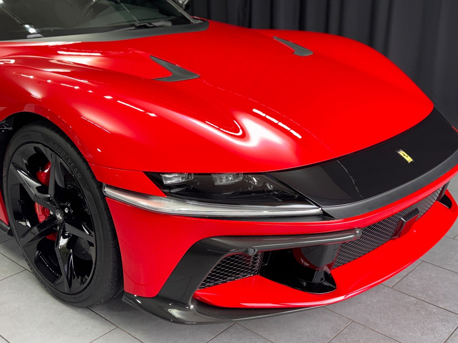 Fahrzeugabbildung Ferrari 12Cilindri|LIFT|FULL-CARBON|RACING-SEAT|ON STOCK