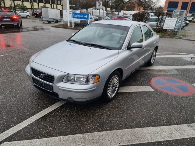 Volvo S60 Lim. 2.4 D Kinetic ROLLSTUHLUMBAU