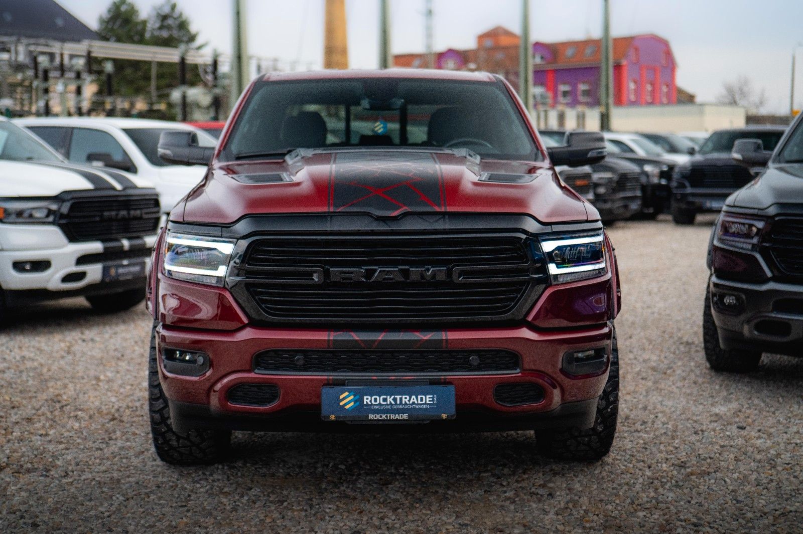 Fahrzeugabbildung Dodge RAM 5.7 V8 HEMI 4x4 OFFROAD NIGHT-Edition LED