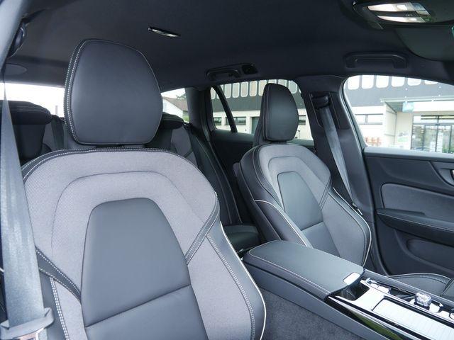 Volvo V60 T8 AWD Plus Dark Plug-In Hybrid ACC LED 360 