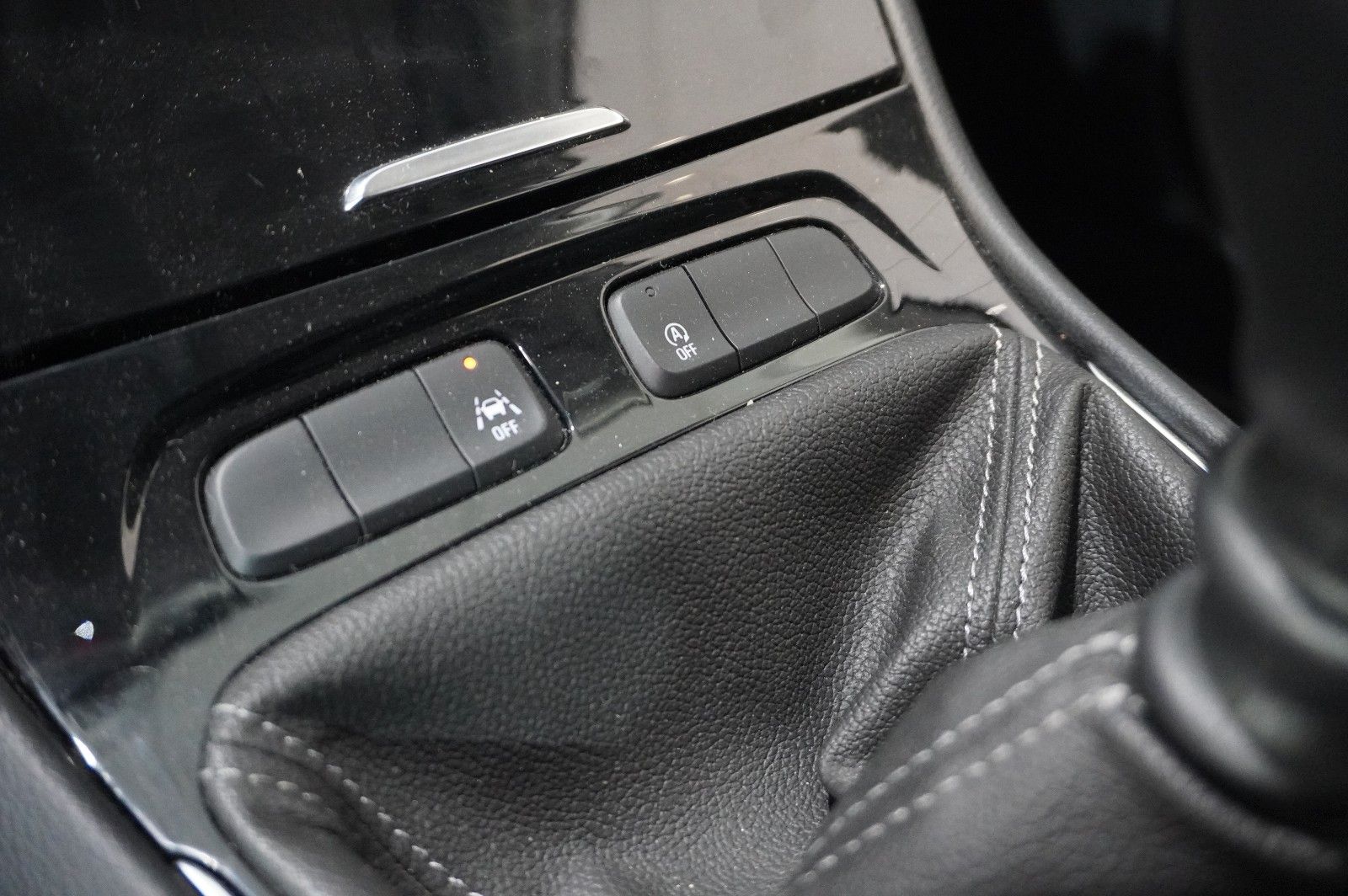 Fahrzeugabbildung Opel Grandland (X) 1.2T GS SPORT NAVI/LED/KAMERA/DAB+