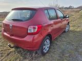 Dacia Sandero 1.2 16V 75 Bj.16 neue Reifen - Dacia Sandero: Rot