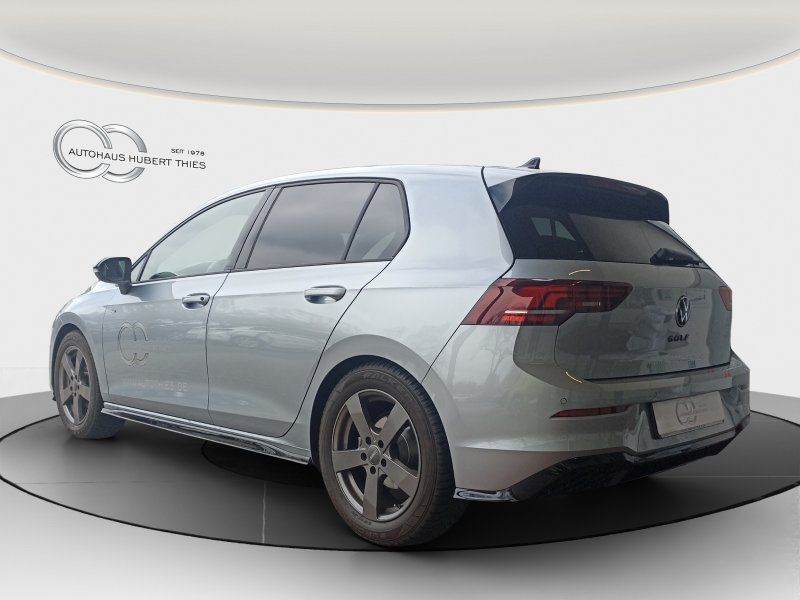 Fahrzeugabbildung Volkswagen Golf VIII 1.5 eTSI DSG R-Line