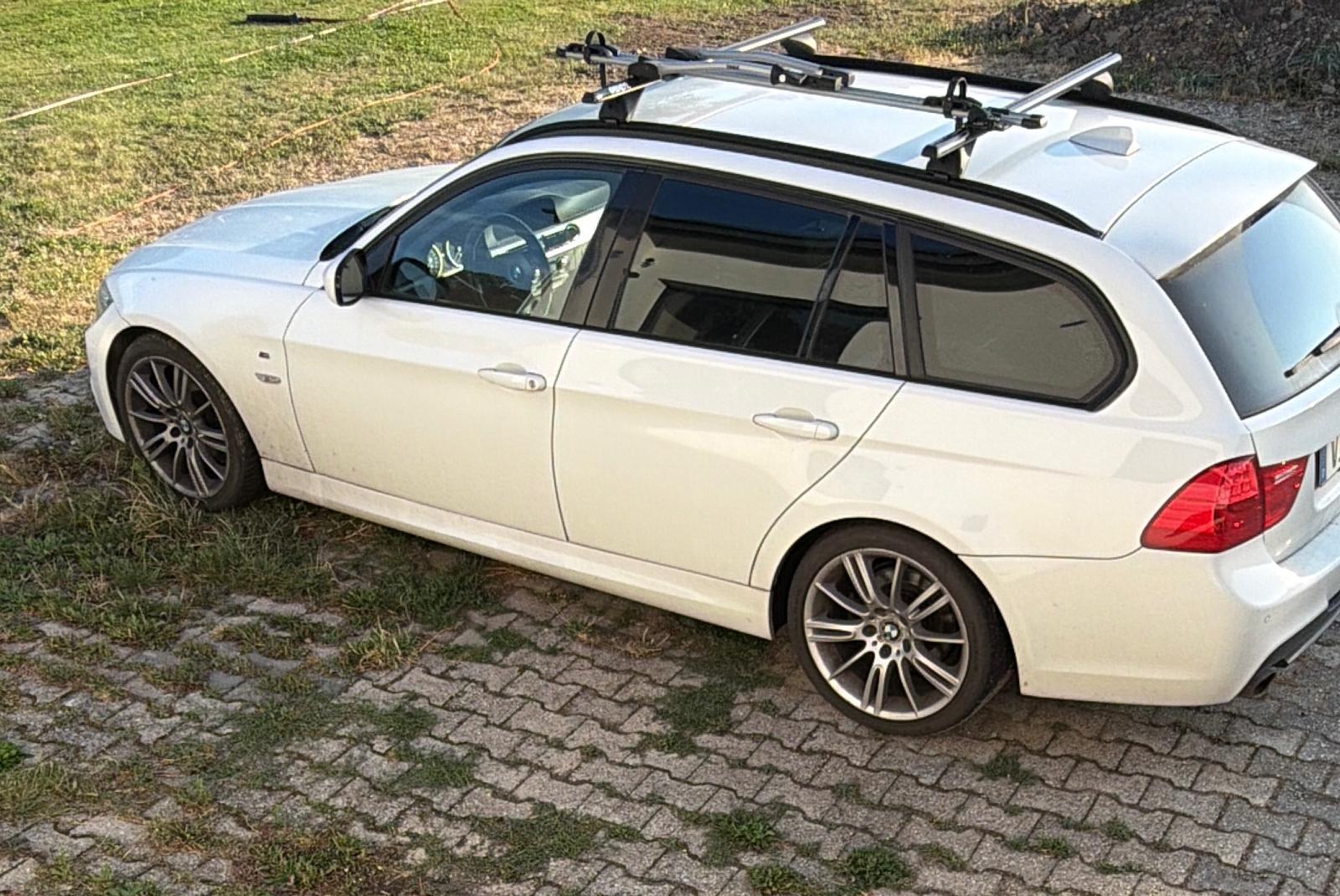 BMW 320 2012 — interior