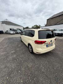 Volkswagen Touran - 3