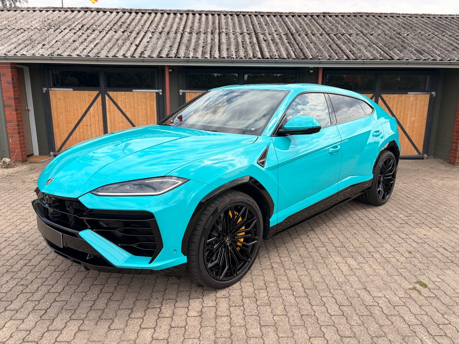 LAMBORGHINI Urus