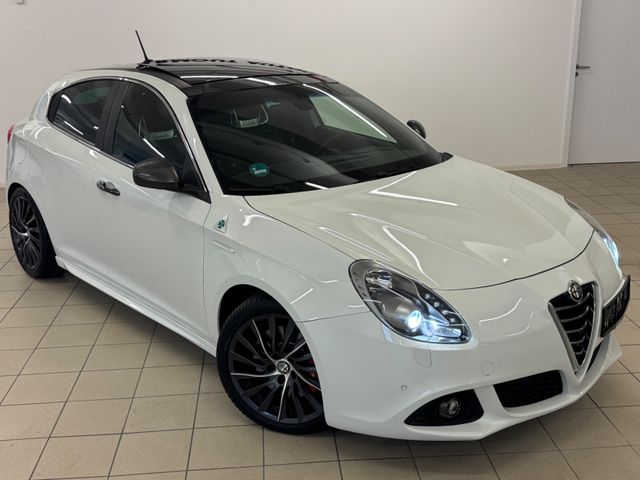 Alfa Romeo Giulietta Quadrifoglio Verde Panorama Xenon