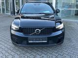 Volvo XC40 T2 Plus Dark - Volvo aus 2023