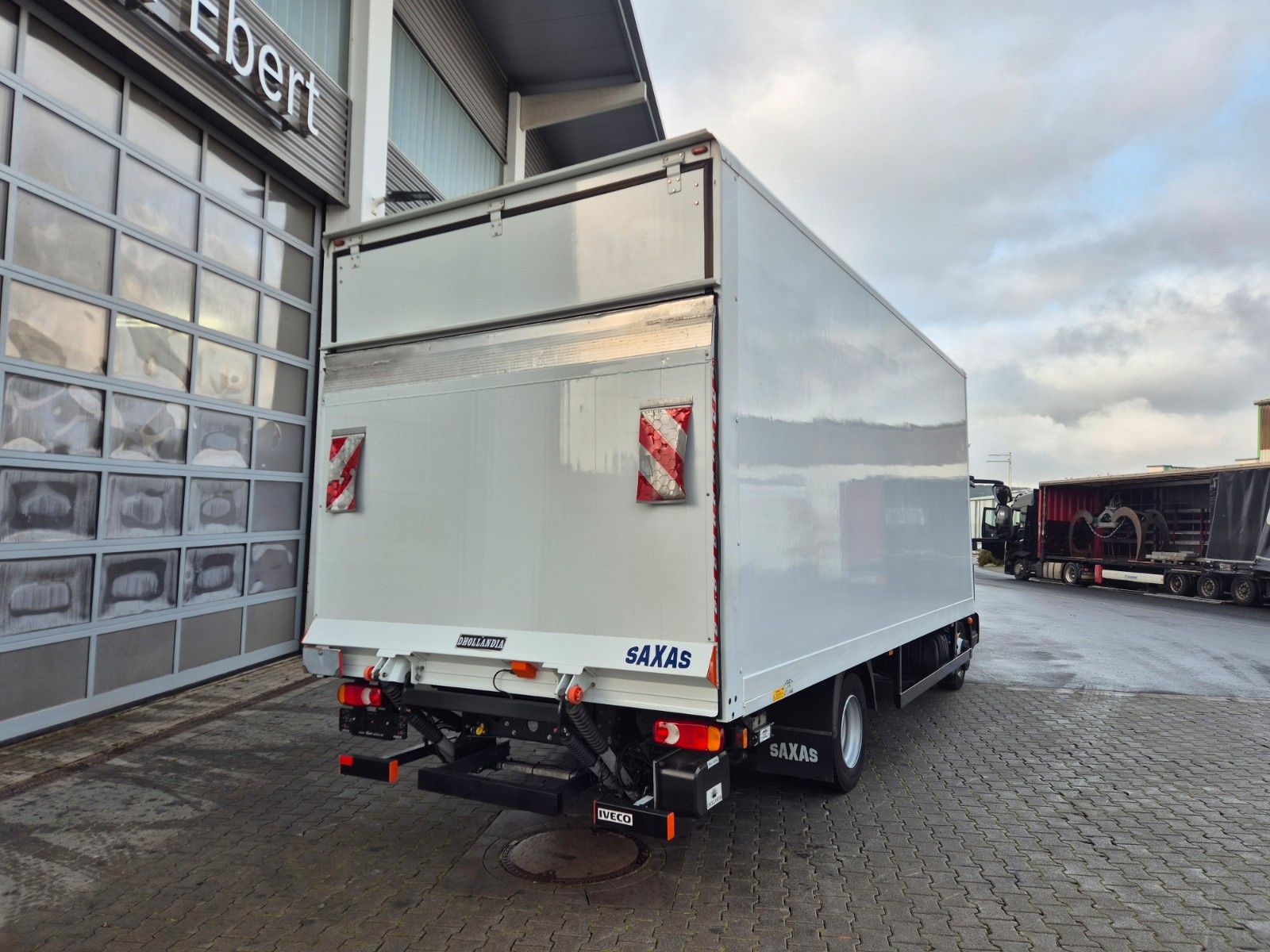 Fahrzeugabbildung Iveco Eurocargo 75-210 Koffer LBW