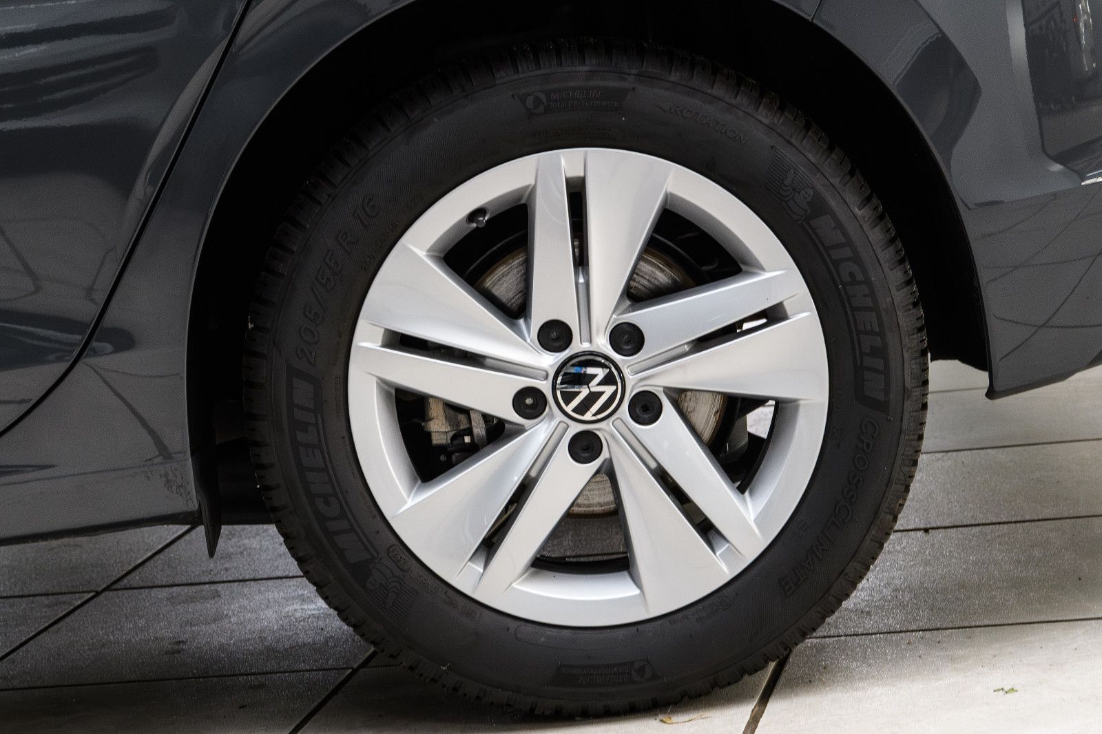 Fahrzeugabbildung Volkswagen Golf VIII. 1.5 TSI 110 kW *+LED+SHZ+ACC+RFK+LHZ