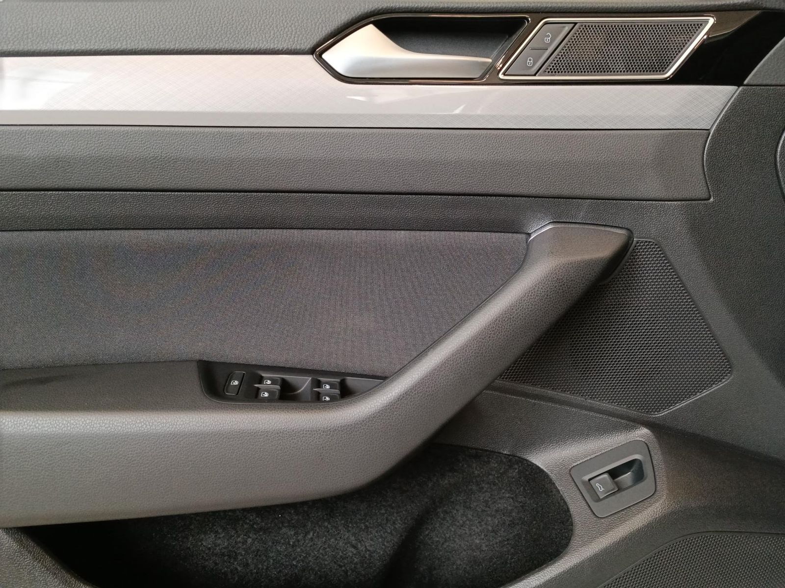 Volkswagen Passat - Bild 17
