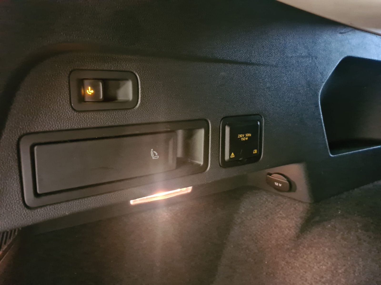 Fahrzeugabbildung Volkswagen Tiguan Allspace Comfortline 4Motion / NAVI / AHK