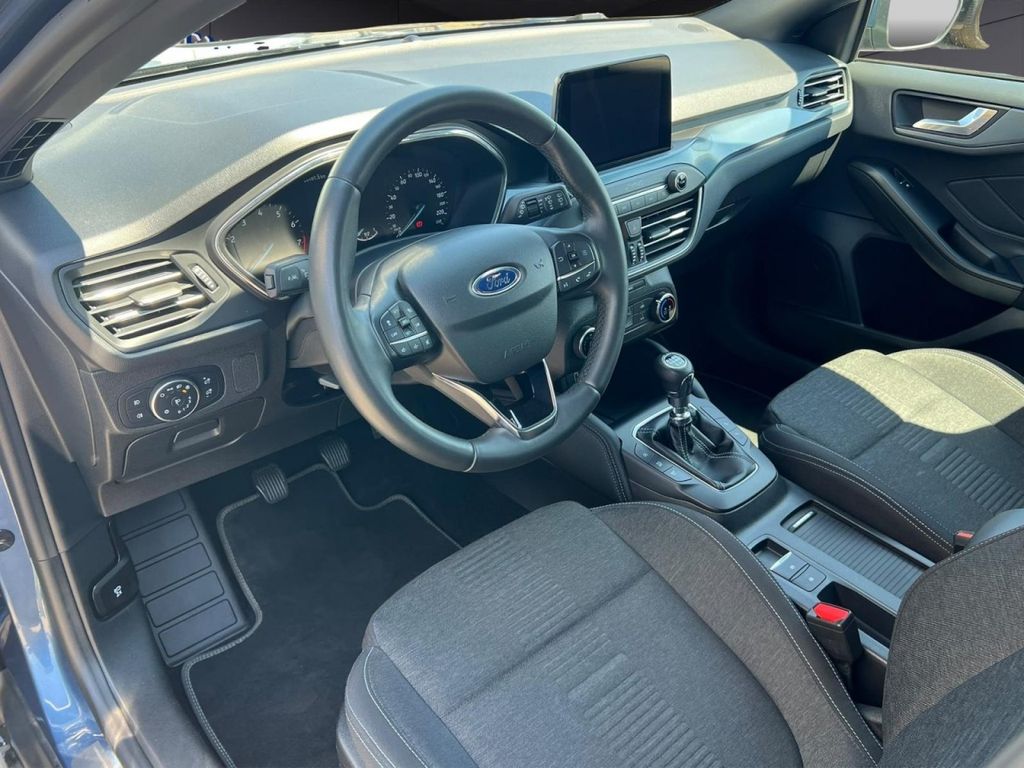 FORD Focus Lim. Active KLIMA,NAVI,PDC,TEMPOMAT,LED FORD Focus Lim. Active KLIMA,NAVI,PDC,TEMPOMAT,LED