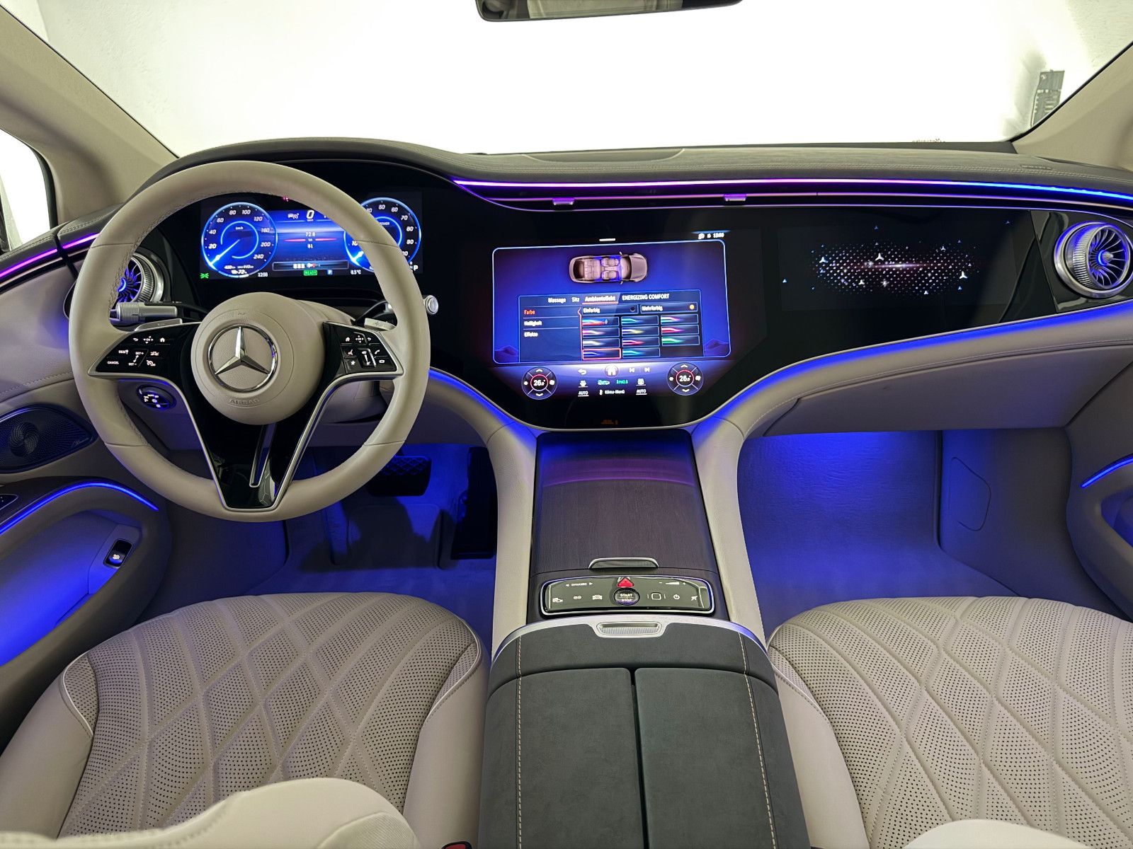 Fahrzeugabbildung Mercedes-Benz EQS EQS 580 4Matic/BURMESTER/HuD/PANO/98,5% SOH