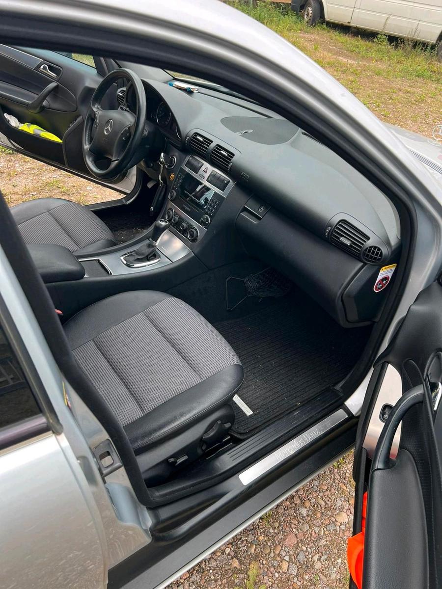 Mercedes-Benz C200 2006 — photo 6
