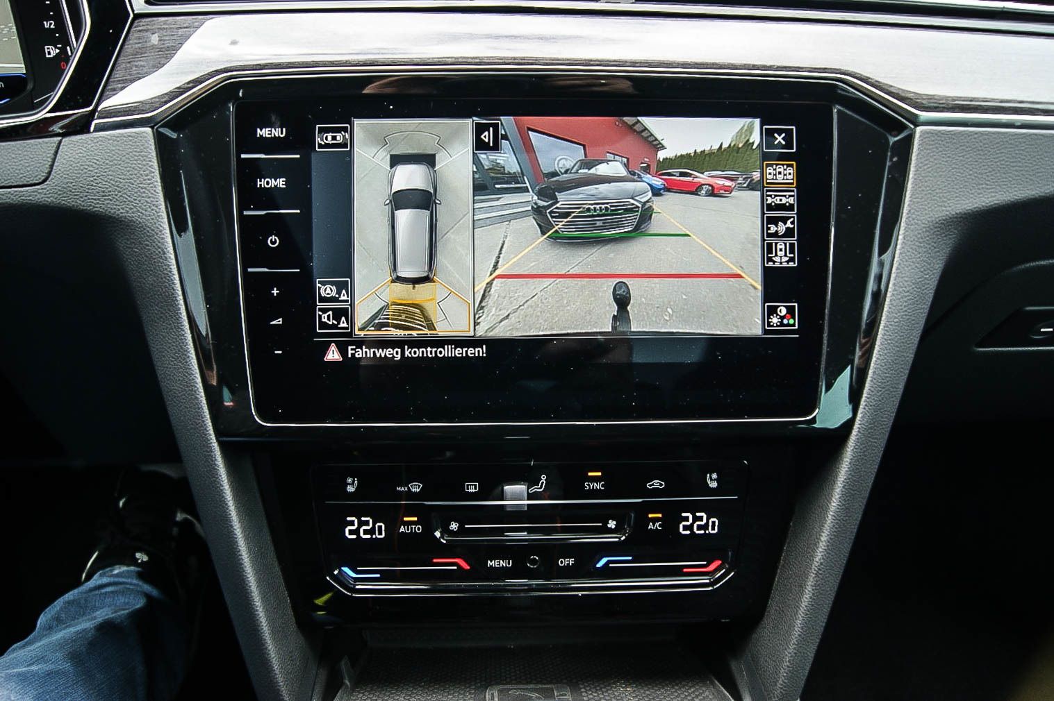 Fahrzeugabbildung Volkswagen Passat Variant 20TDI 4Motion R-Line MATRIX PANO