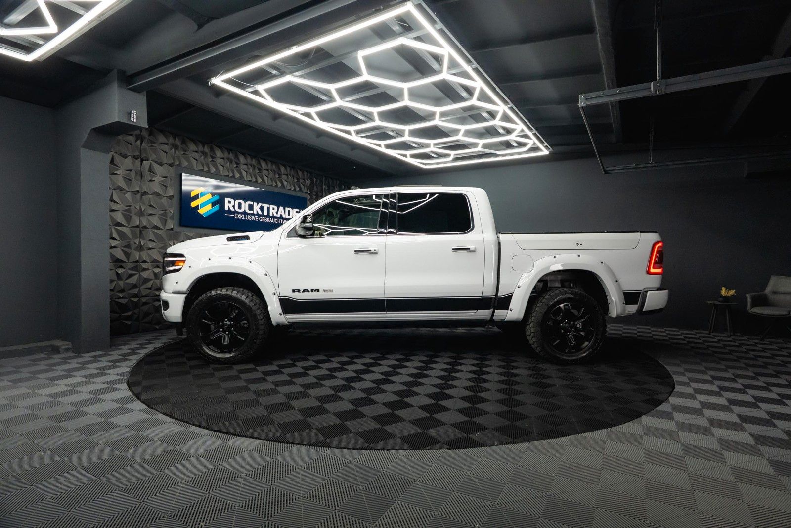 Fahrzeugabbildung Dodge RAM 5.7 V8 HEMI 4x4 LIMITED LONGHORN 100%Options