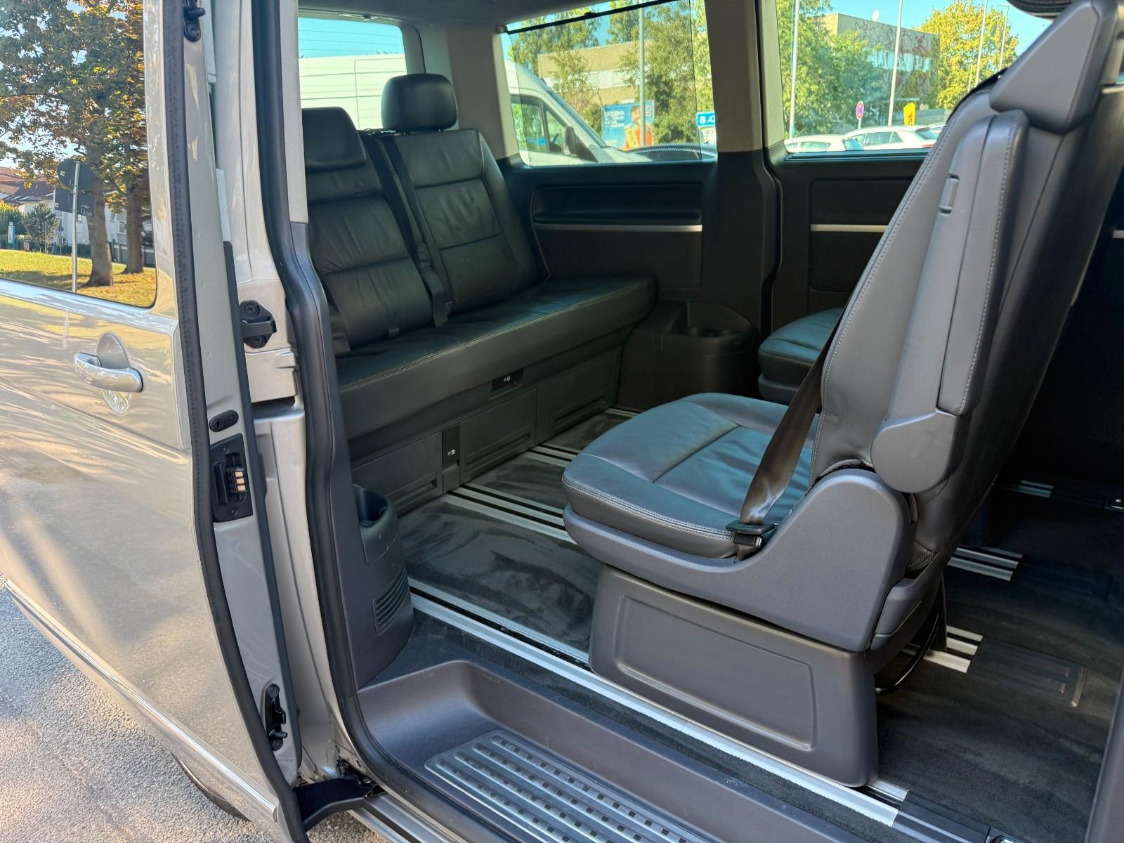 Volkswagen T5 Multivan 2.0 TDi Multivan Highline Automatik