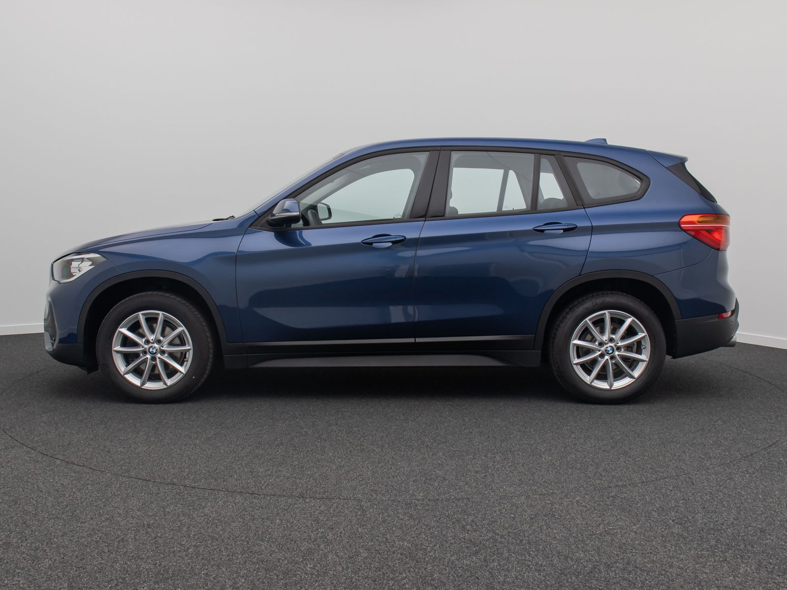 Fahrzeugabbildung BMW X1 sD18i HUD DAB Memory Alarm ParkAss Sportzitz