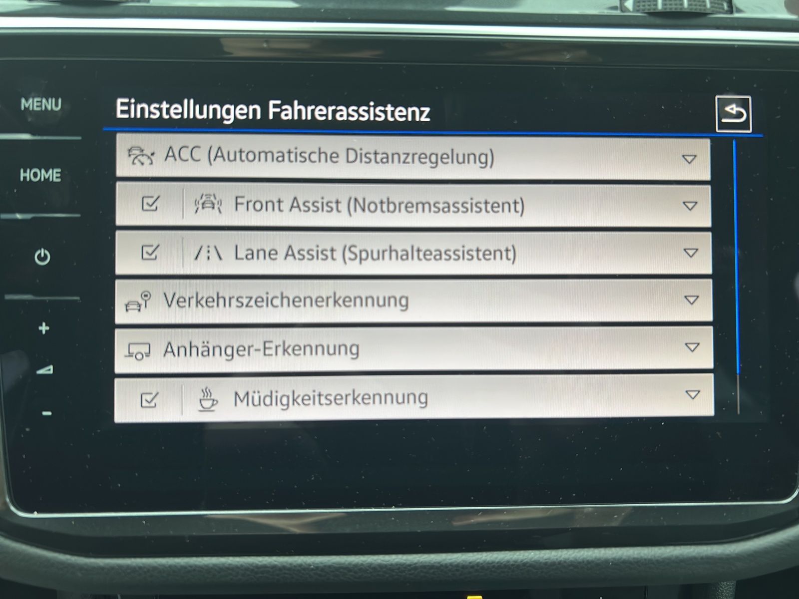 Fahrzeugabbildung Volkswagen Tiguan TDI R-Line DSG STH Matrix AHK Navi AID AC