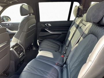 BMW X7 - 12