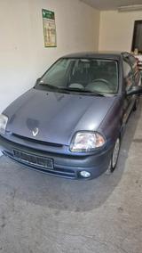 Renault Clio Basis 1.2 Basis - Renault Clio aus 1999: 1.2