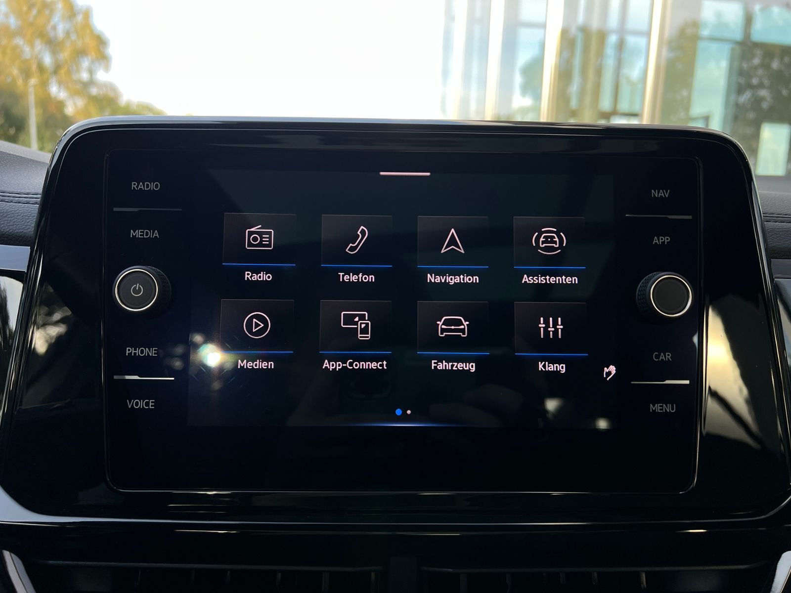 Fahrzeugabbildung Volkswagen T-Roc 1.0 TSI R-Line *AHK, LED-Plus, ACC, Panora