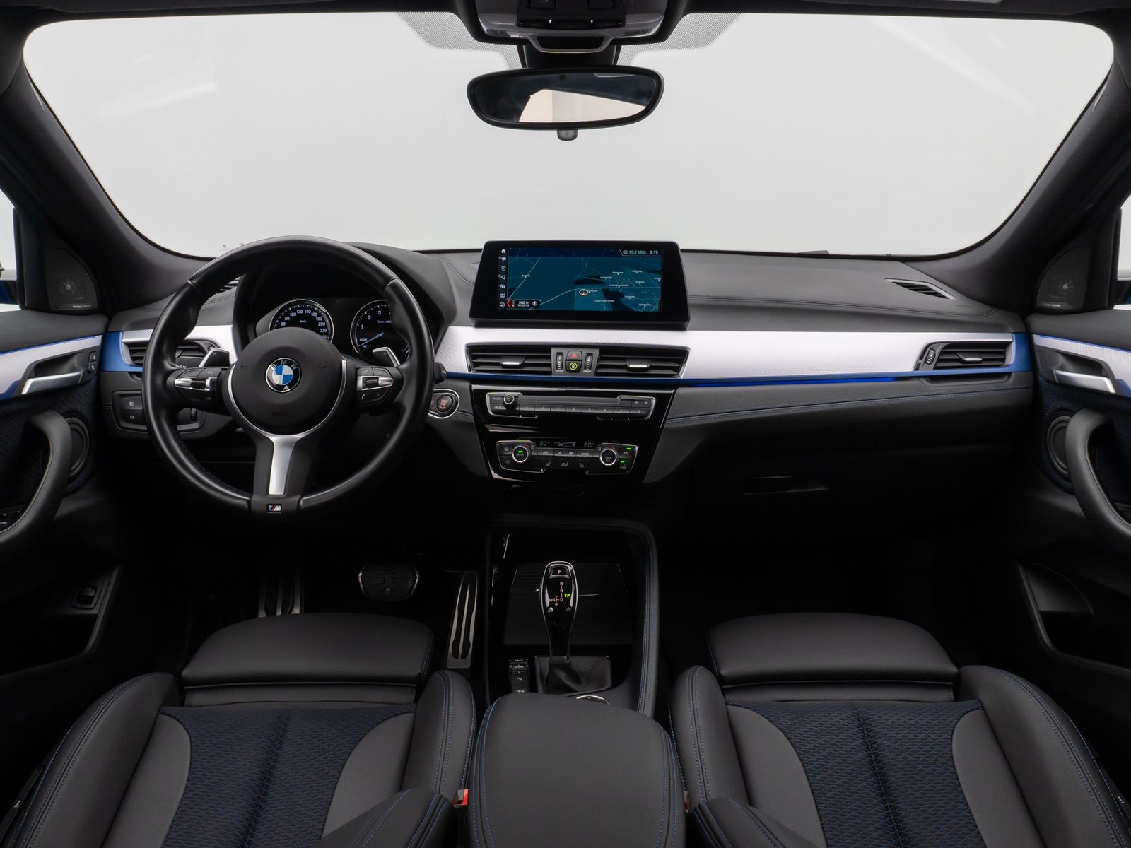 Fahrzeugabbildung BMW X2 M35i Kamera HUD DAB H/K Navi+ Alarm 19Zoll