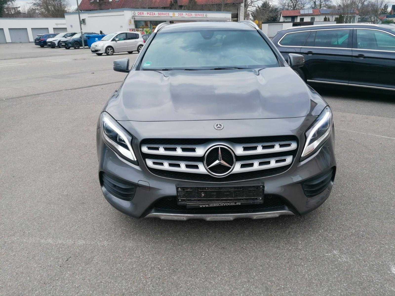 Mercedes-Benz GLA 180 AMG AUTOMATIKLED NAVI PDC SITZHEIZUNG
