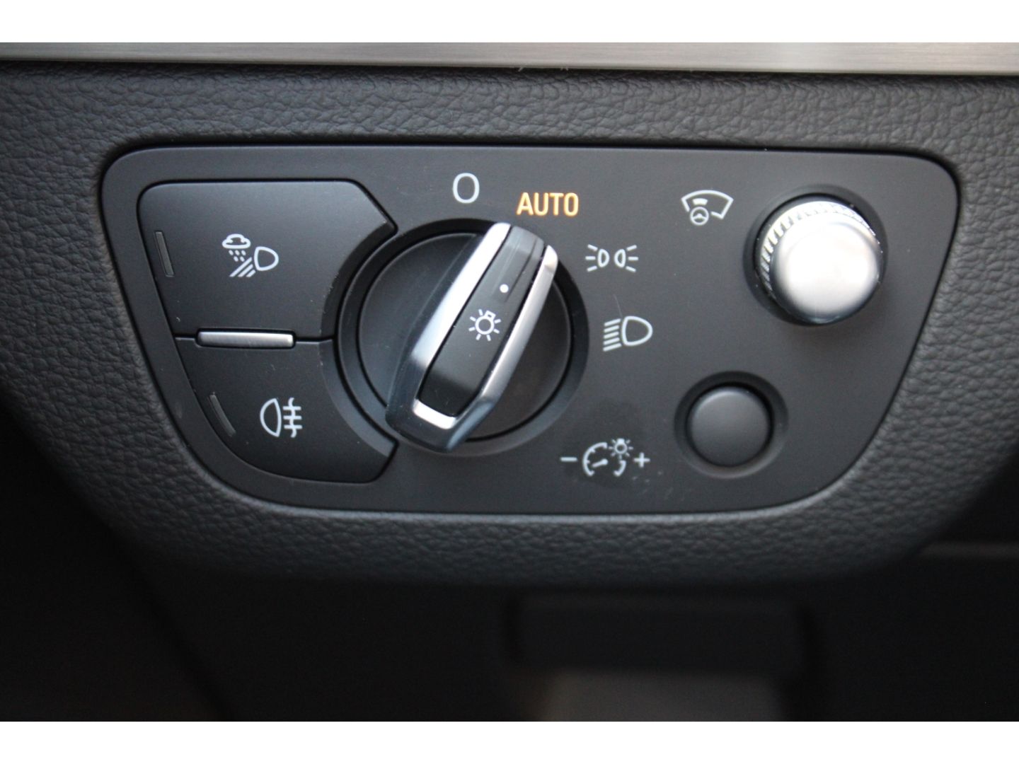AUDI SQ5 3.0TDI quattro Matrix Pano B&O StHzg 8fach A - Image 16
