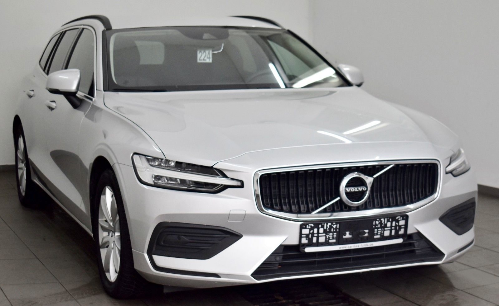 Fahrzeugabbildung Volvo V60 Core,Leder,Navi,LED,SH,Kamera,ACC,AHK