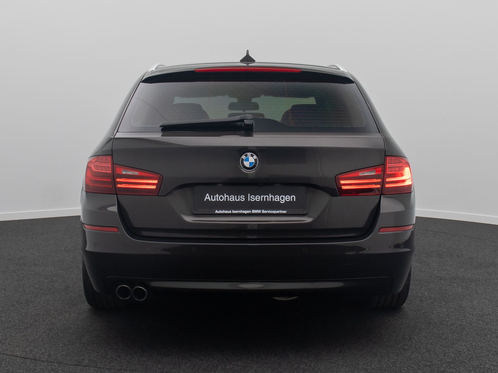 Fahrzeugabbildung BMW 520d HUD Alarm Komfortsitze SoftClose AHK Sport