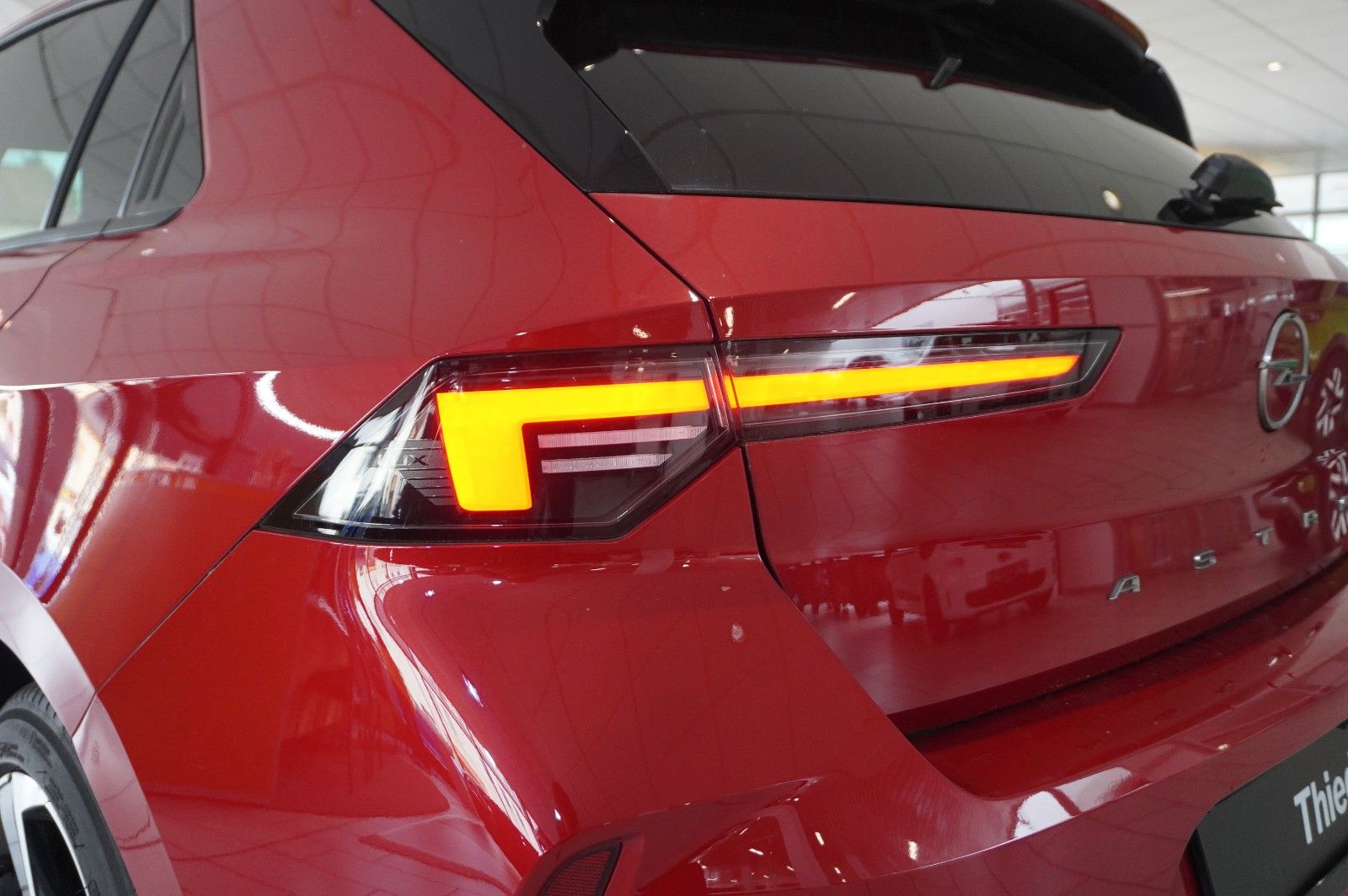 Fahrzeugabbildung Opel Astra L Lim. 1.2T ELEGANCE NAVI/LED/KAMERA/SPORT