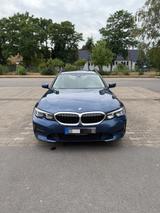 BMW 318d Touring - unfallfrei -BMW Service Inklusive - BMW 318 in Köln