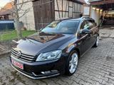 Volkswagen Passat Variant Highline 1.8 Navi Pano Leder - Volkswagen Passat Variant aus 2011: Highline